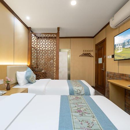 The East Hotel-Very Close To The Drum Tower,The Lama Temple,Houhai Bar Street,And The Forbidden City,There Are Many Old Beijing Traditional Hutongs Around The Hotel ,Experience The Culture Of Old Beijing Hutongs,Near Exit A Of Shichahai On Metro Line Екстер'єр фото