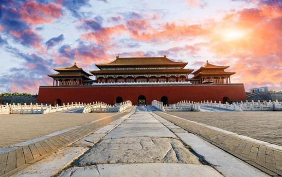 The East Hotel-Very Close To The Drum Tower,The Lama Temple,Houhai Bar Street,And The Forbidden City,There Are Many Old Beijing Traditional Hutongs Around The Hotel ,Experience The Culture Of Old Beijing Hutongs,Near Exit A Of Shichahai On Metro Line Екстер'єр фото