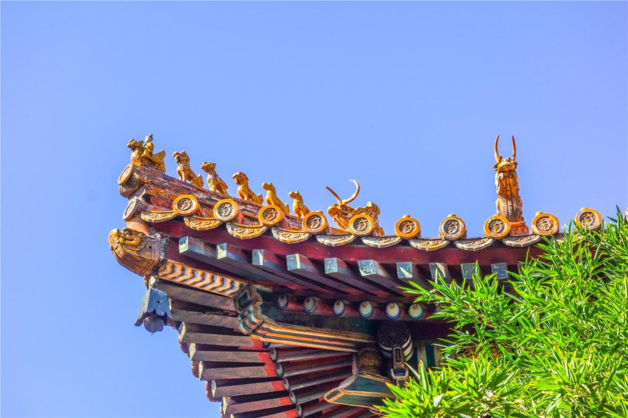 The East Hotel-Very Close To The Drum Tower,The Lama Temple,Houhai Bar Street,And The Forbidden City,There Are Many Old Beijing Traditional Hutongs Around The Hotel ,Experience The Culture Of Old Beijing Hutongs,Near Exit A Of Shichahai On Metro Line Екстер'єр фото