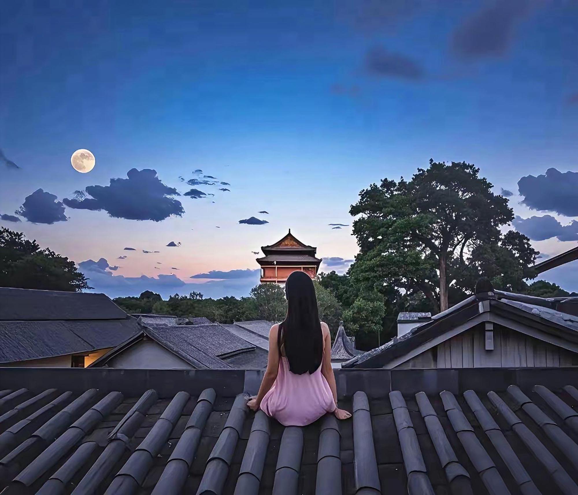 The East Hotel-Very Close To The Drum Tower,The Lama Temple,Houhai Bar Street,And The Forbidden City,There Are Many Old Beijing Traditional Hutongs Around The Hotel ,Experience The Culture Of Old Beijing Hutongs,Near Exit A Of Shichahai On Metro Line Екстер'єр фото